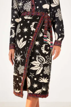 Farm Rio Black & White Cerrado Sky Wrap Skirt -Farm Rio Shop 301945 03 scaled