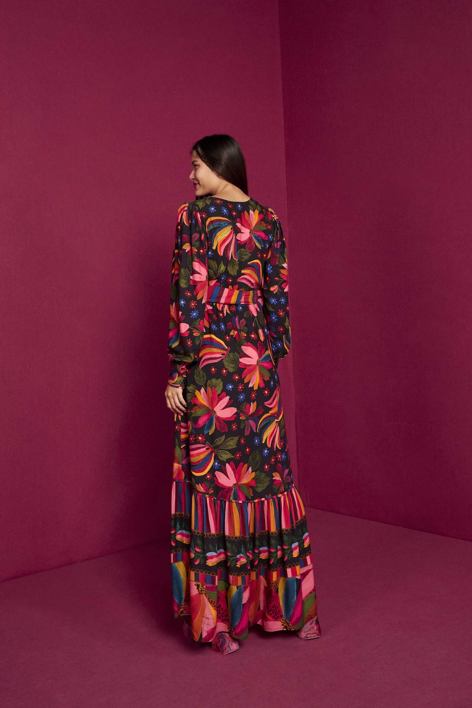 Farm Rio Black Banana Sky Lenzing™ Ecovero™ ViscoseMaxi Dress 2 Farm Rio Black Banana Sky Lenzing™ Ecovero™ ViscoseMaxi Dress - Image 2