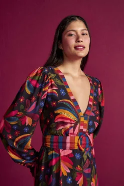 Farm Rio Black Banana Sky Lenzing™ Ecovero™ ViscoseMaxi Dress 8 Farm Rio Black Banana Sky Lenzing™ Ecovero™ ViscoseMaxi Dress -Farm Rio Shop 302687 05 scaled