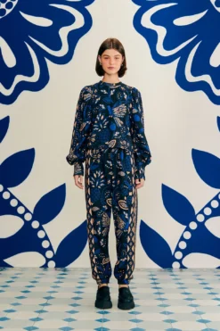 Farm Rio Black Macaw Forest Sweatpants