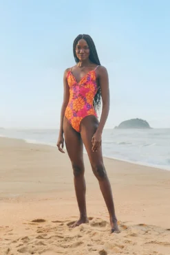 Farm Rio Pink Flowers Garden One Piece Swimsuit 8 Farm Rio Pink Flowers Garden One Piece Swimsuit -Farm Rio Shop 304286 02