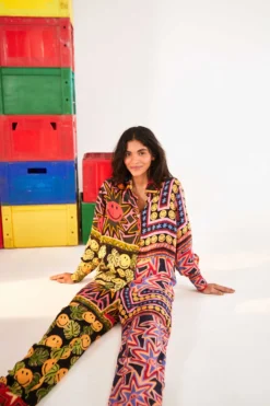 Farm Rio Patchwork Tapestry Smiley® Pants -Farm Rio Shop 305163 01 scaled