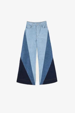 Farm Rio Patched Denim Pants -Farm Rio Shop 305380 06 de79eee6 7950 4aaf 9f90 fa7e7eb25679 scaled