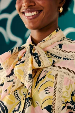 Farm Rio Sand Vintage Forest Blouse 7 Farm Rio Sand Vintage Forest Blouse -Farm Rio Shop 308206 03