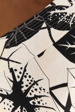 Farm Rio Off-White Graphic Leaves Jumpsuit -Farm Rio Shop 309281 06 scaled